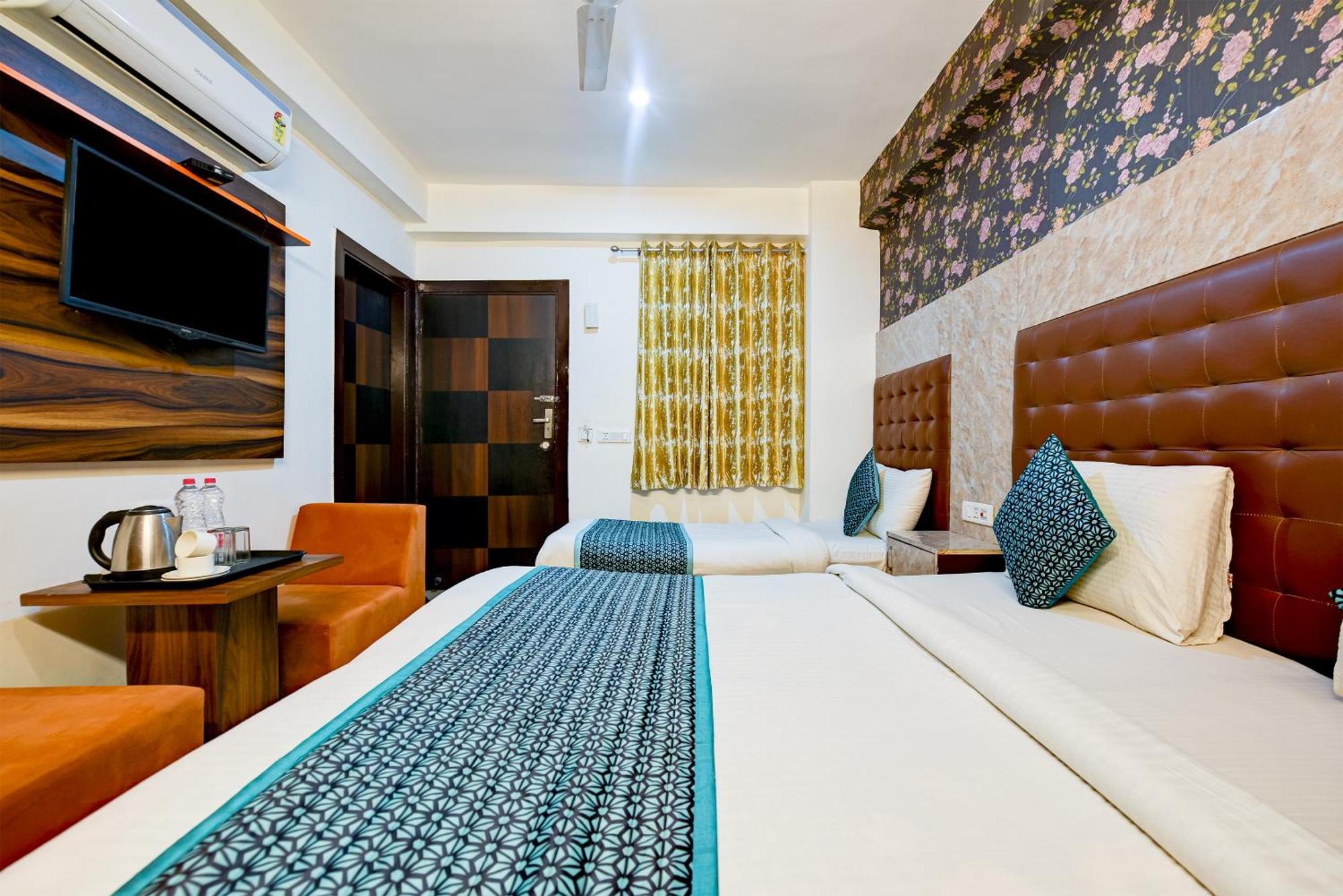 Hotel Square Plaza At Airport New Delhi Exterior photo